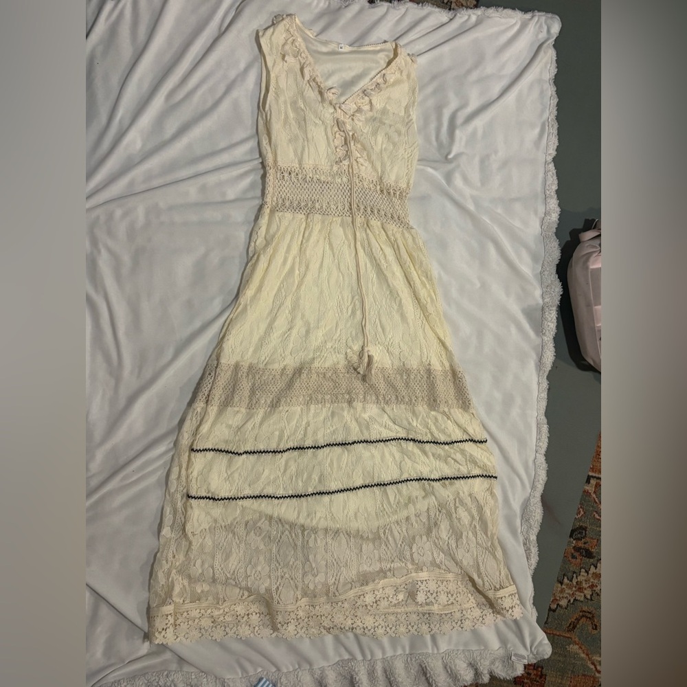 Elegant Cream Lace Dress